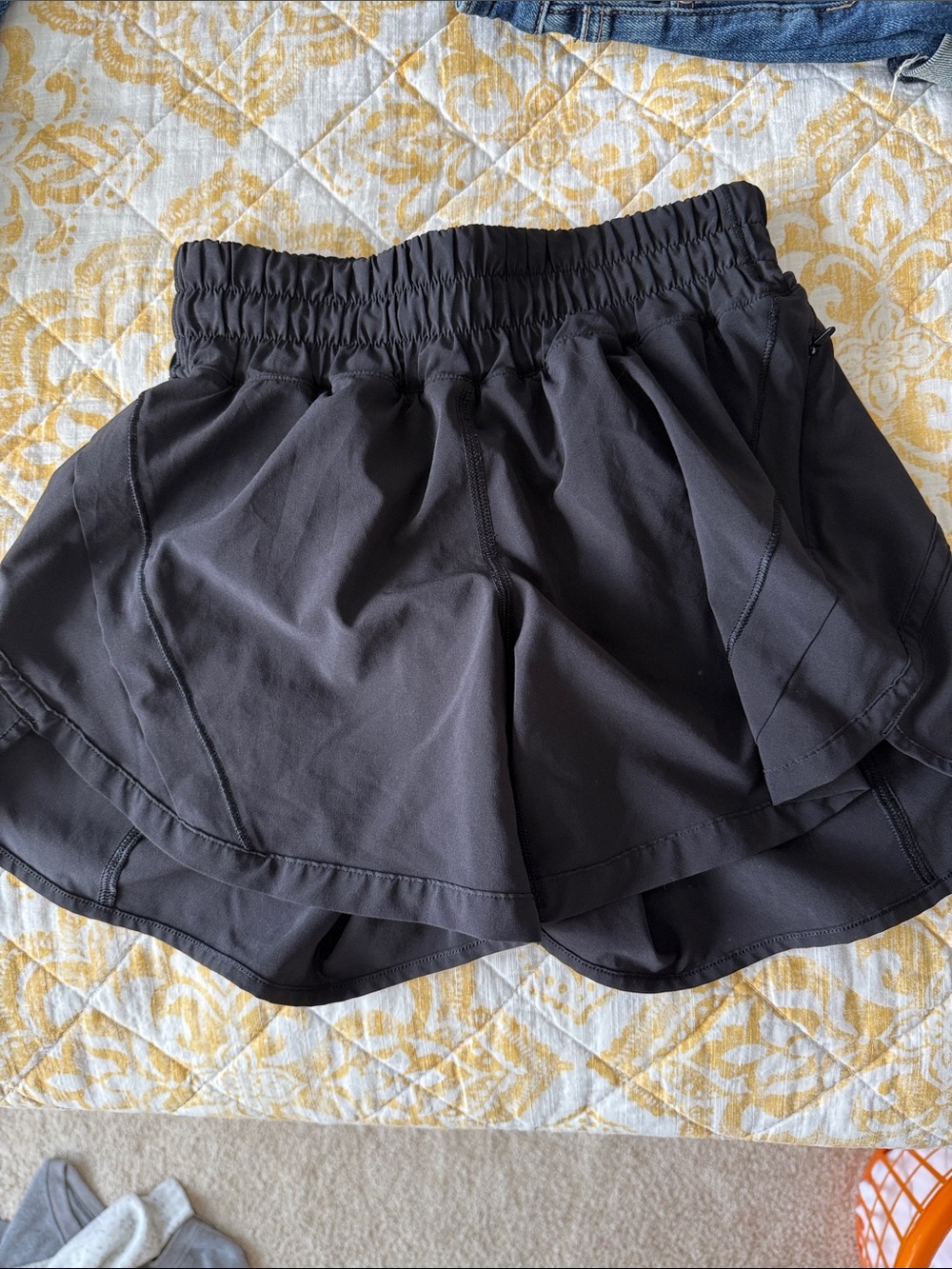 Lululemon black hottie hot shorts